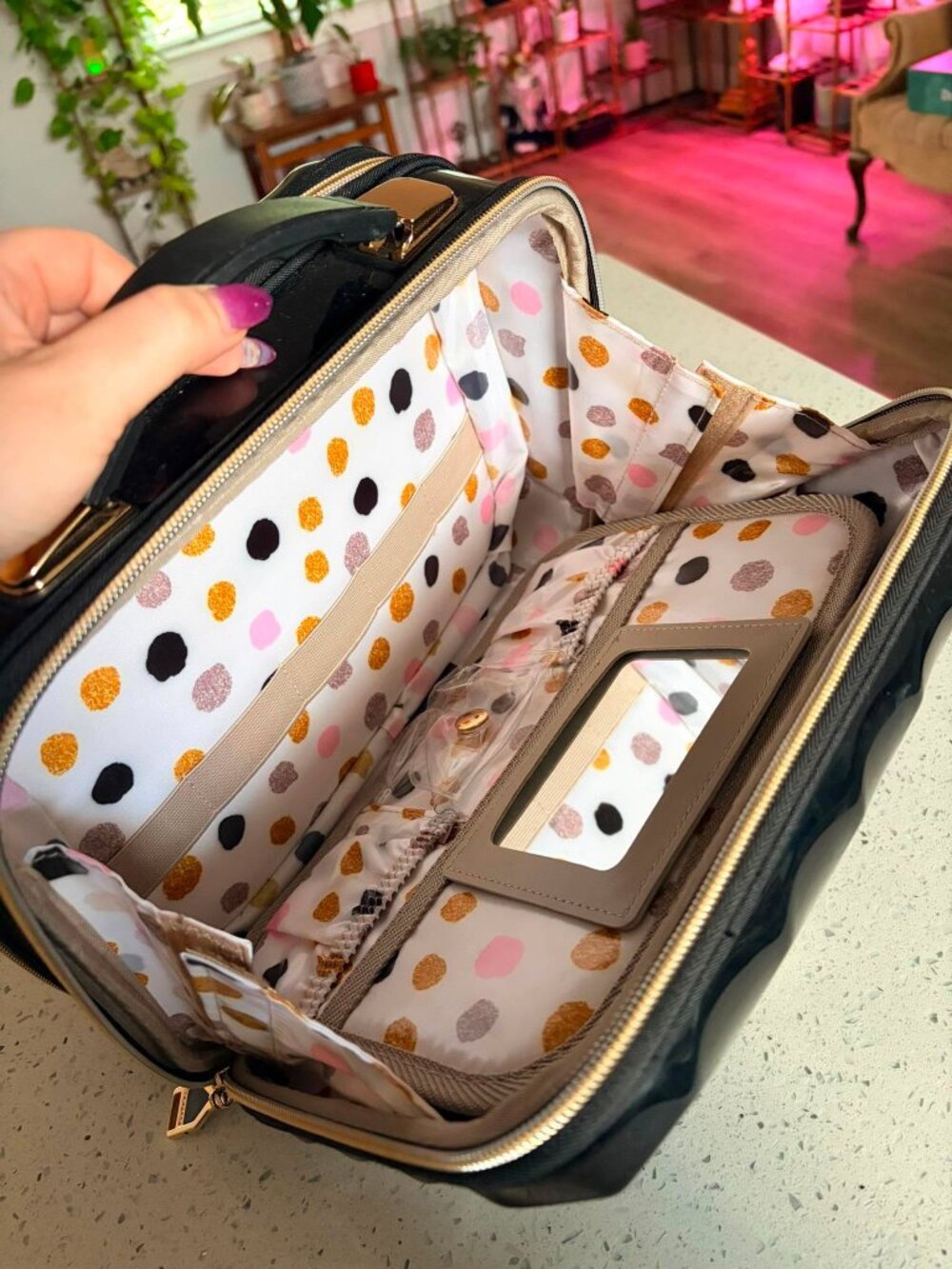 Triforce Hardside Beauty Case Black Cosmetic Train Case TravelOrganizer Dillards - Picture 7 of 9